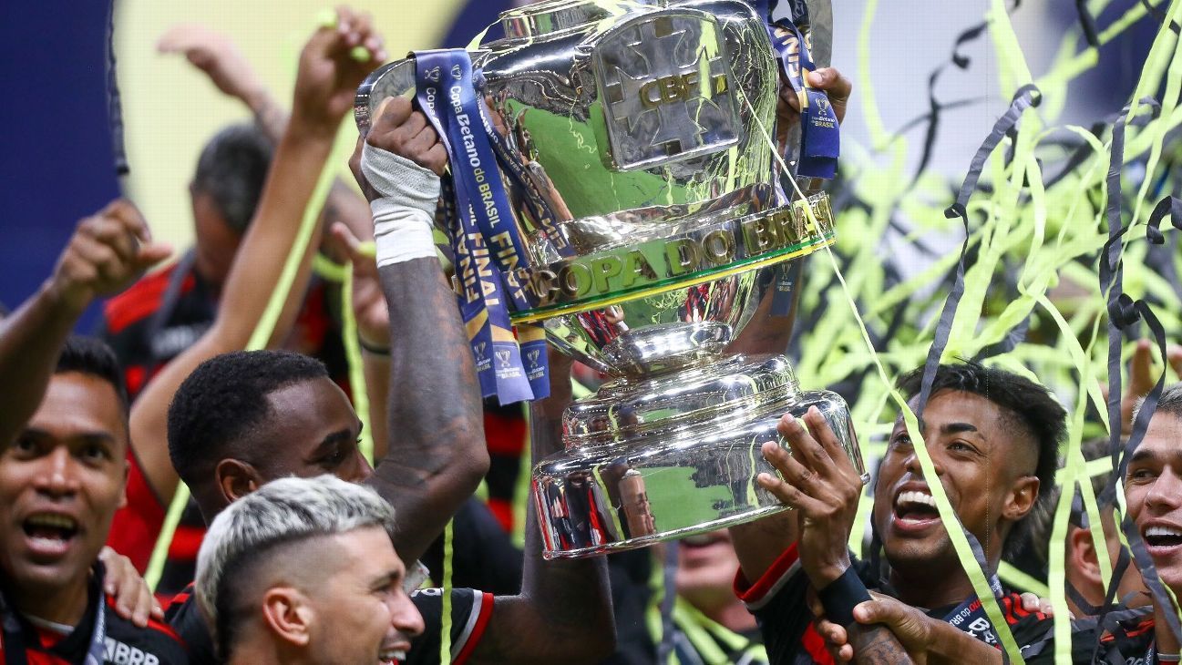 Flamengo provoca Atlético-MG após conquista da Copa do Brasil: rivalidade em campo.