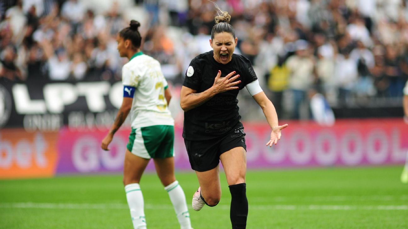 Corinthians larga na frente do Palmeiras na decisão do Paulistão Feminino