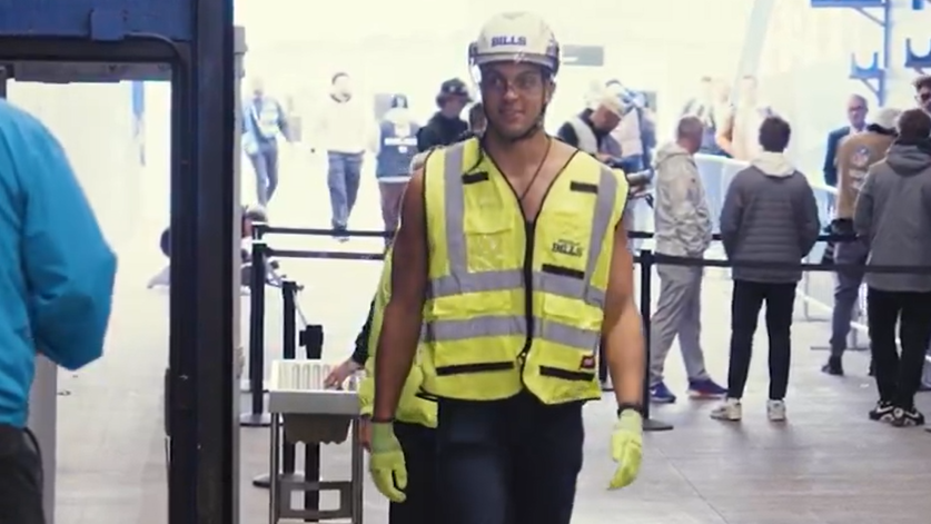 Mack Hollins' construction outfit leads NFL Week 11's arrivals - ESPN
