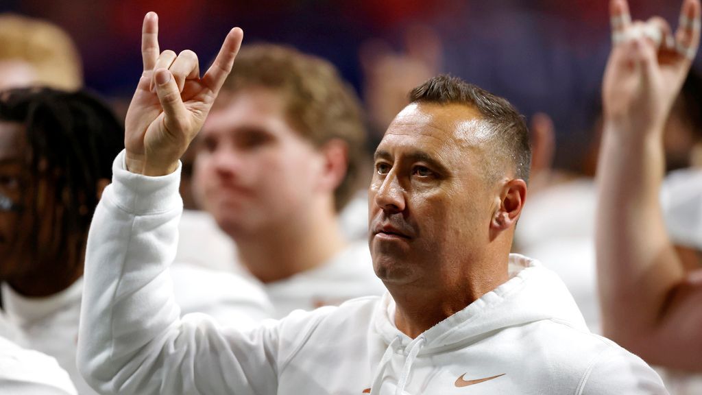 Texas aims to shake off loss, focus on national title