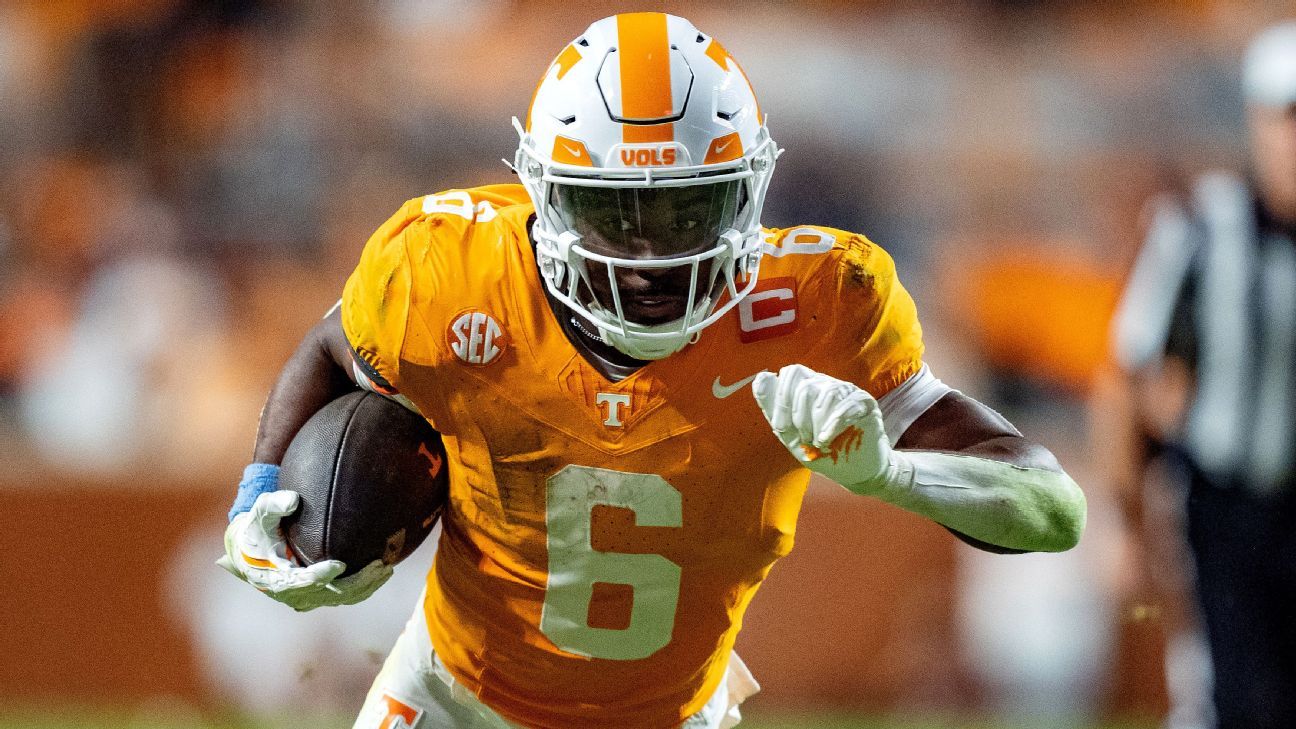 Vols’ record-setting RB Sampson entering draft