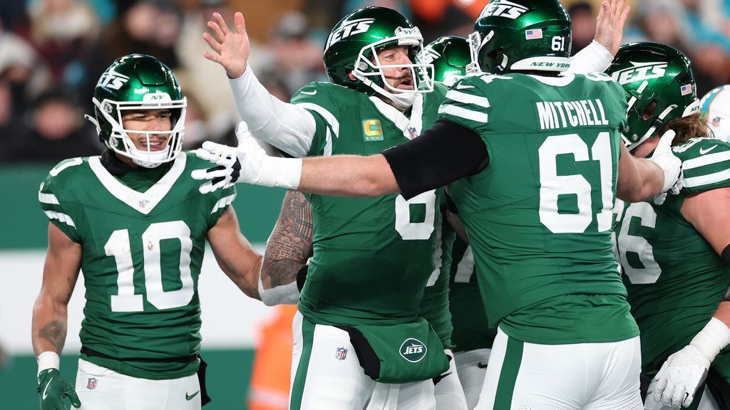 Jets QB Rodgers joins prestigious 500 TD club