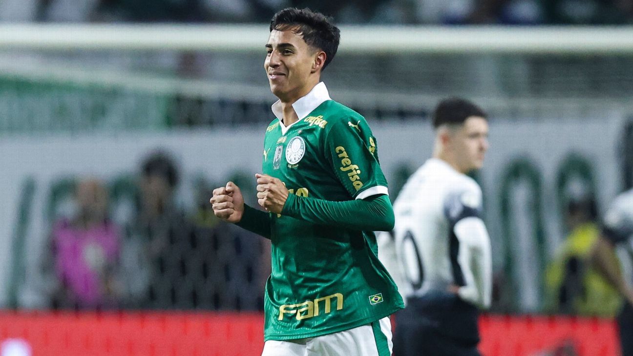 Man City sign Brazil teen Vitor Reis from Palmeiras