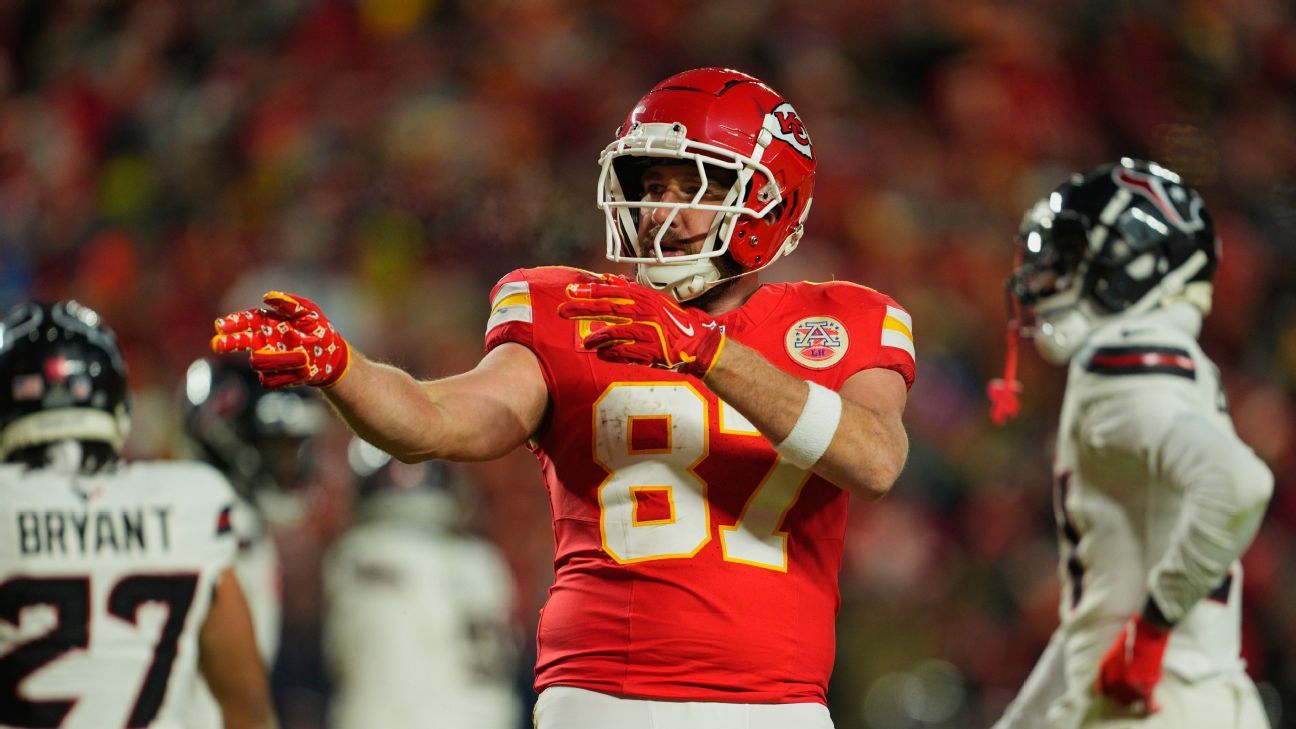 Betting buzz: Barkley, Kelce lead early Super Bowl MVP action