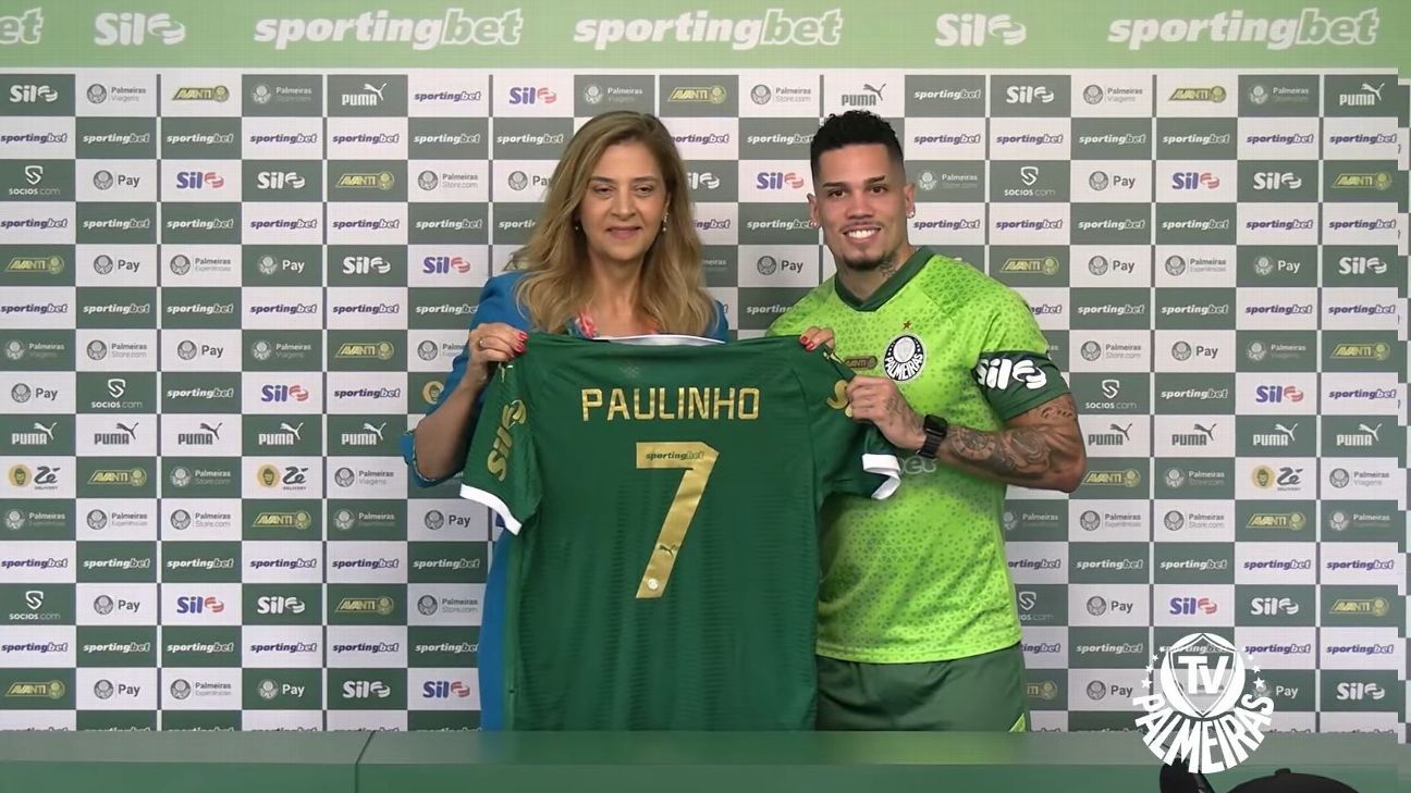 Paulinho se coloca à disposição como camisa 9 no Palmeiras.