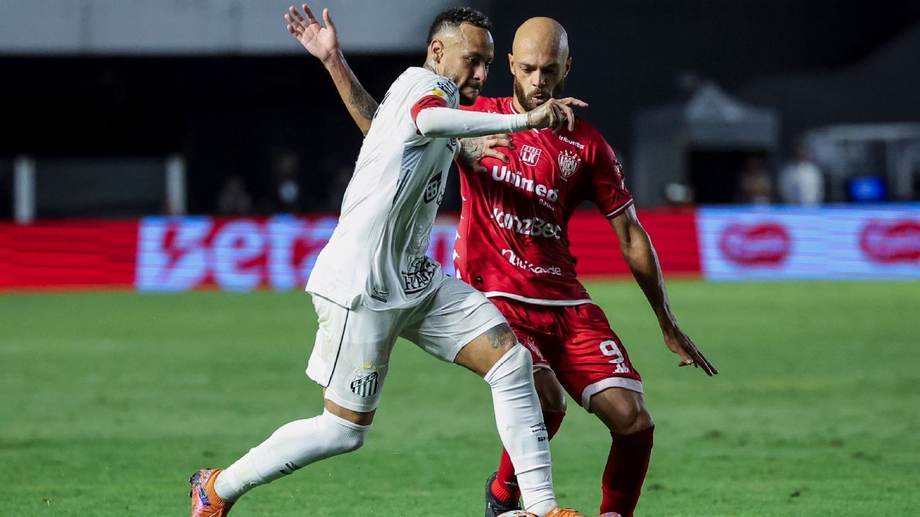 Sob olhares de Dorival, Neymar tem partida apagada, mas Santos vence o Noroeste e encaminha vaga no Paulista
