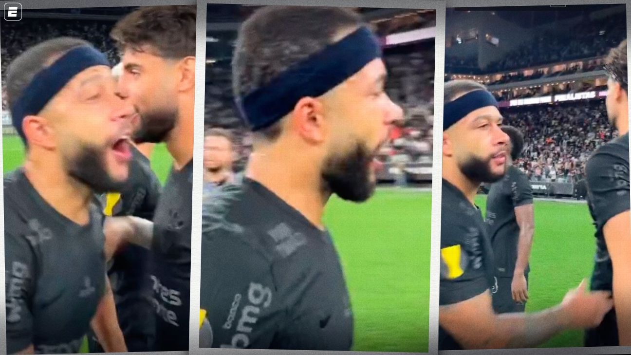 O gesto de Memphis Depay com Gustavo Henrique após 'treta' que agitou bastidores do Corinthians