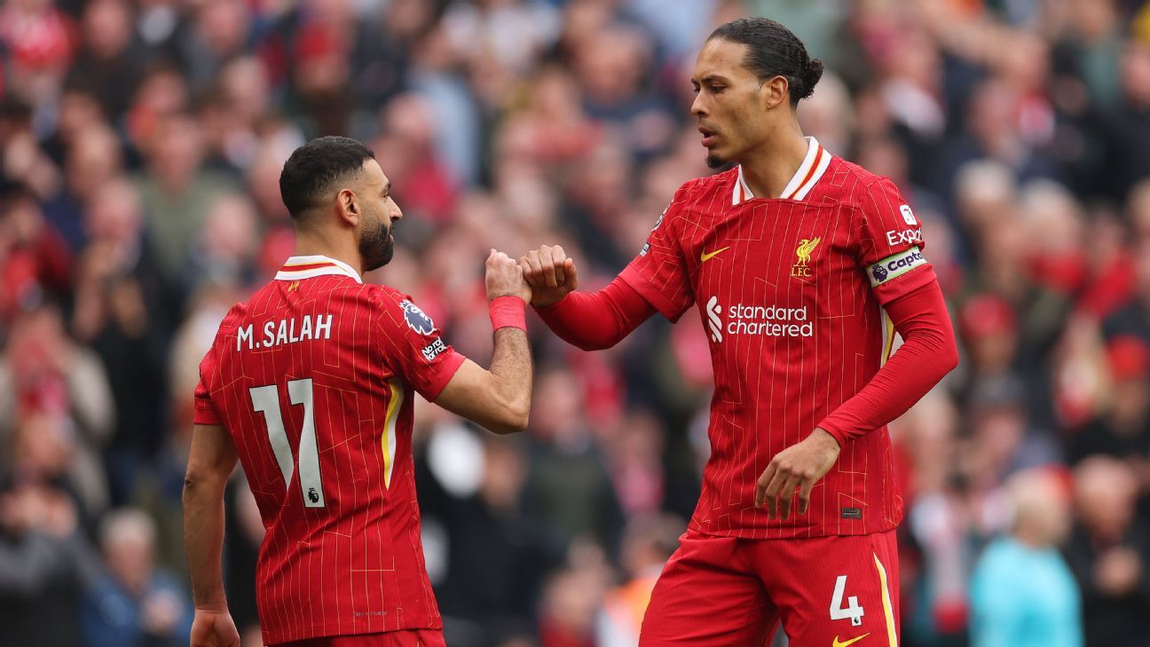 Van Dijk e Salah trocam unanimidade por dúvidas e entram na mira até de lenda inglesa: 'Se eu fosse técnico...'