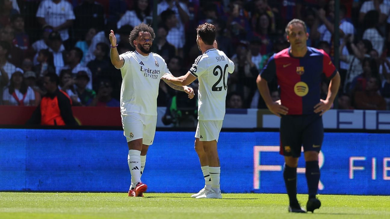 Barcelona y Real Madrid dan fiesta en México con Clásico de Leyendas - ESPN