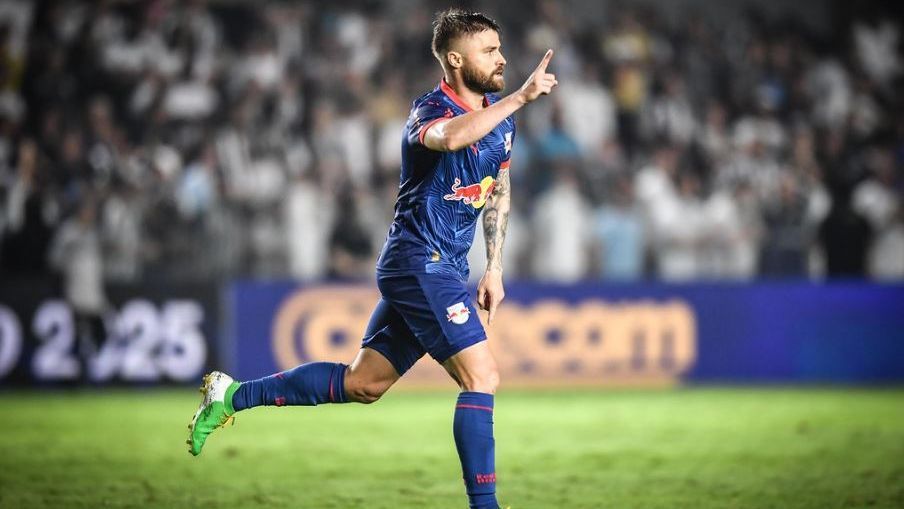 Com Neymar na torcida, Santos sofre com 'lei do ex', perde e vê crise aumentar
