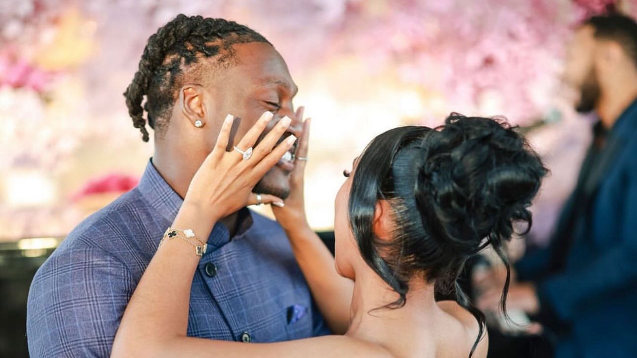 A.J. Brown’s proposal to girlfriend includes performance by John Legend