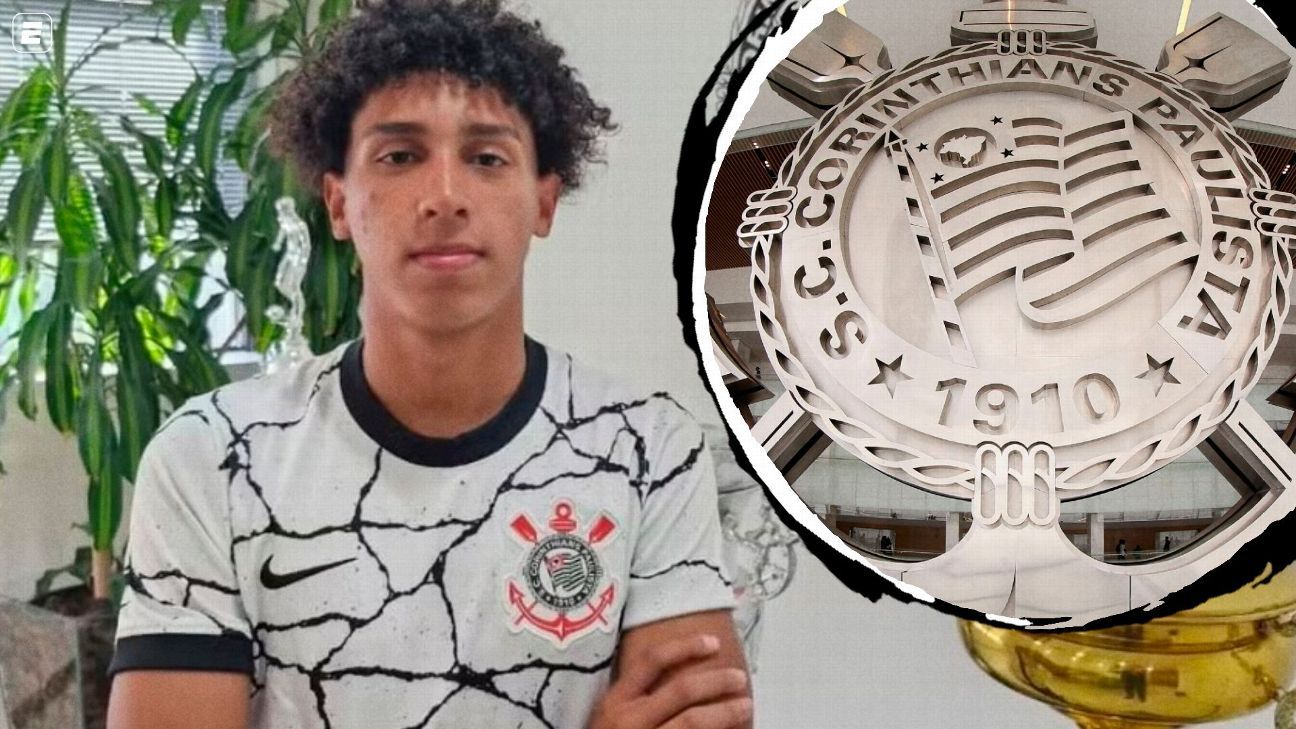 Goleiro que seria lateral no Corinthians quer indenização de R$ 2 milhões de ex-time