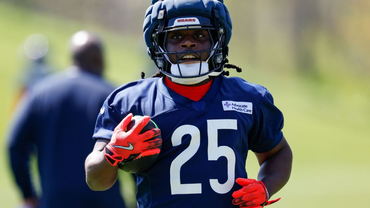 After adding more pass catchers, Bears need to keep offensive assets happy