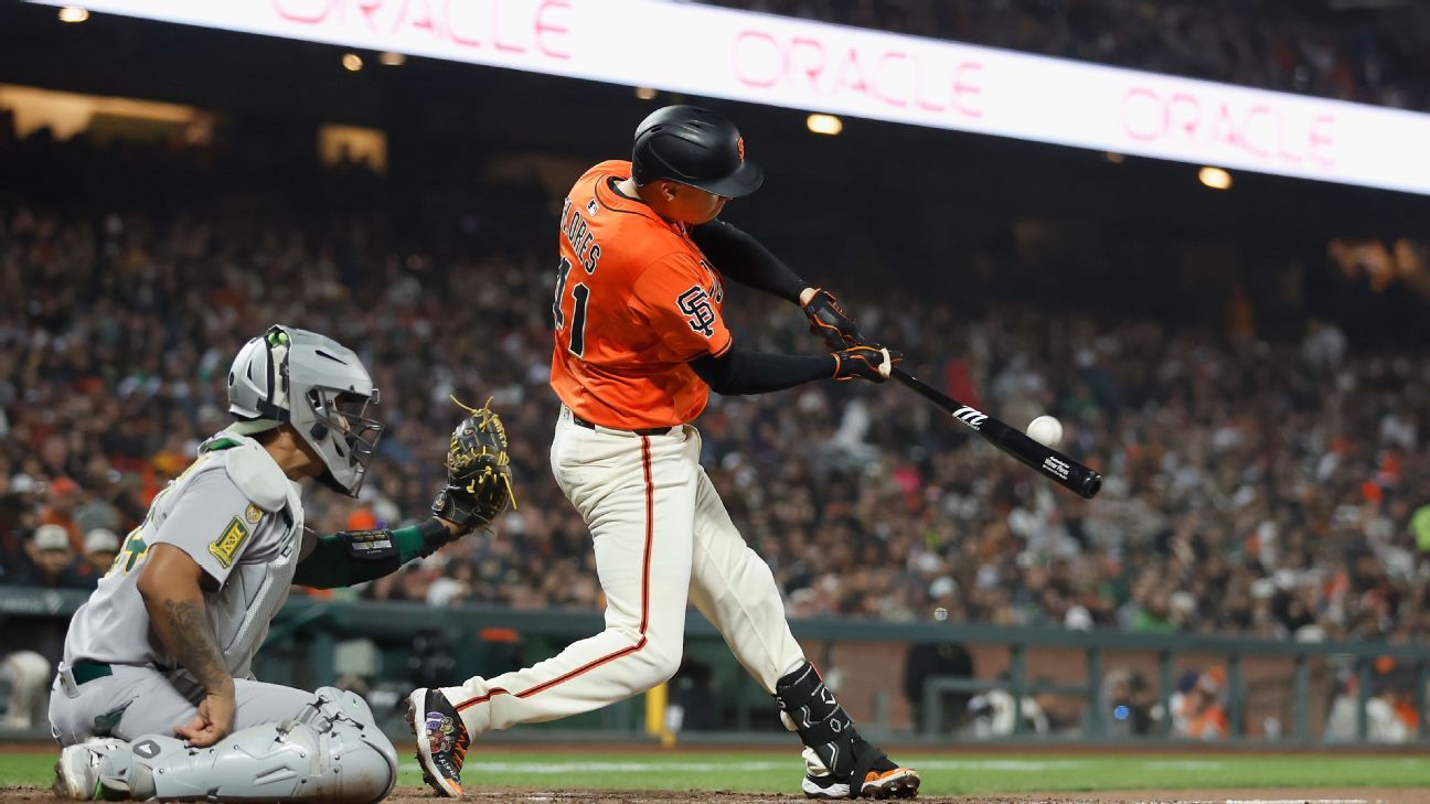 Flores carries Giants with 3-homer, 8-RBI night