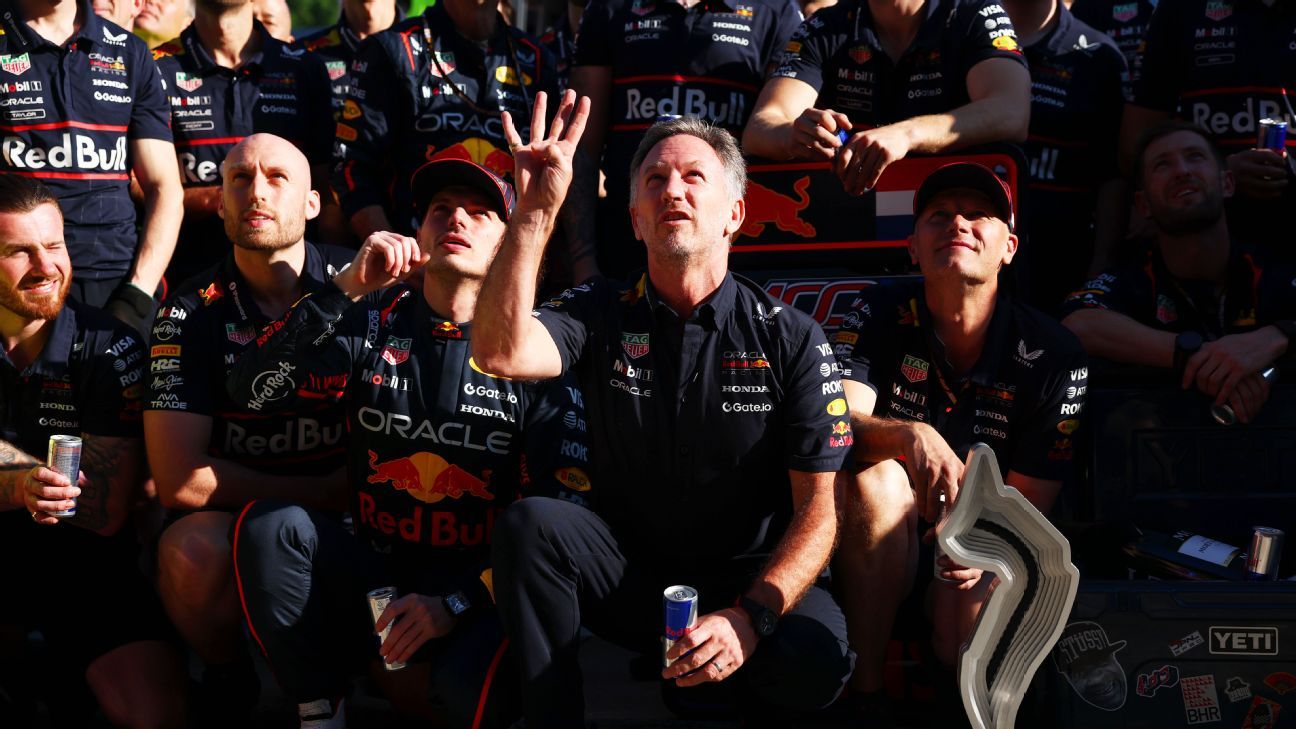 Max Verstappen y Christian Horner celebran las 400 carreras de Red Bull y la cuarta victoria consecutiva del holandés en Imola.