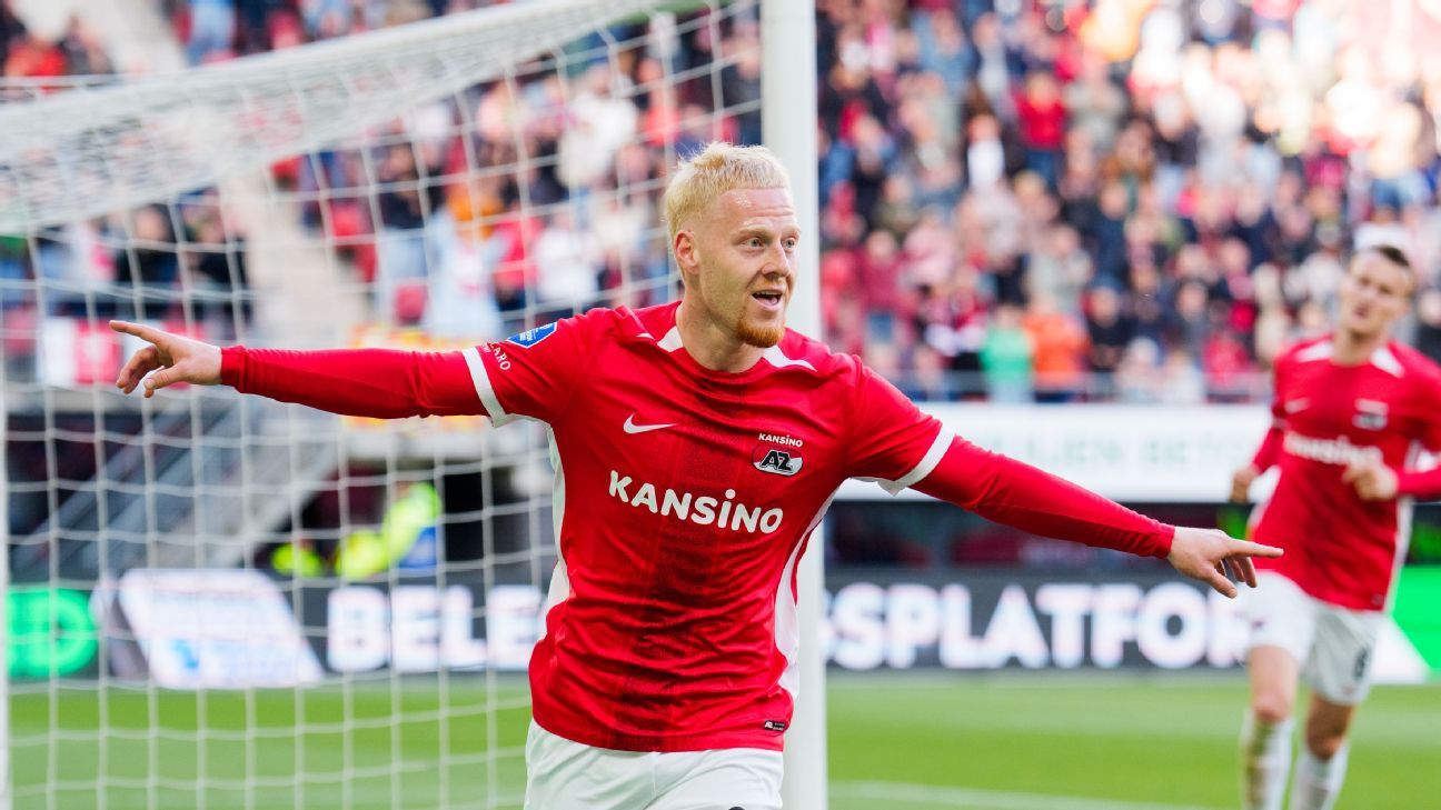 Meerdink na hattrick in overwinning op sc Heerenveen: "Dit ontbrak nog aan mijn seizoen"