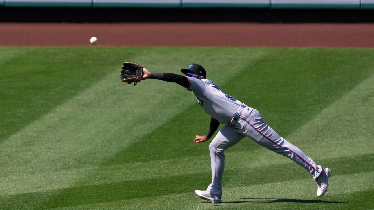 Marlins put OF Hill on IL, bring up prospect Mesa