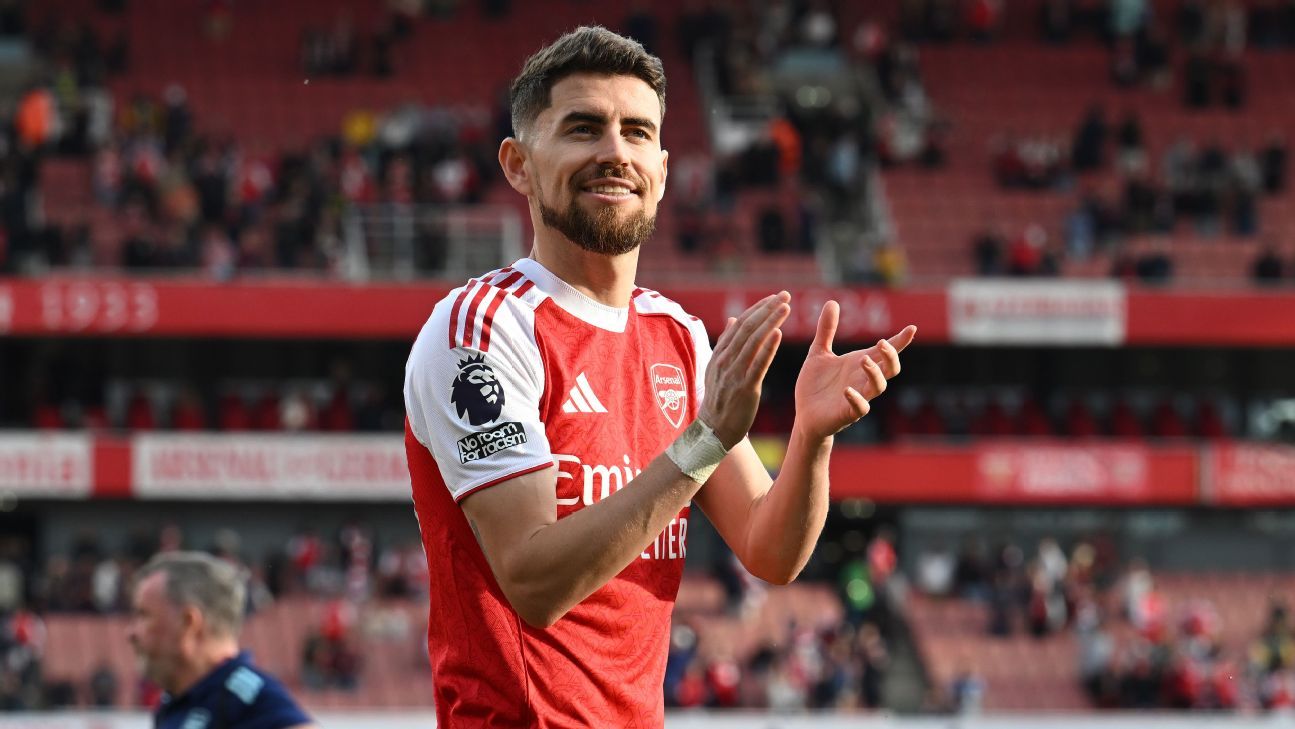 Flamengo confirma presença de Jorginho no Brasil para exames e treinos.