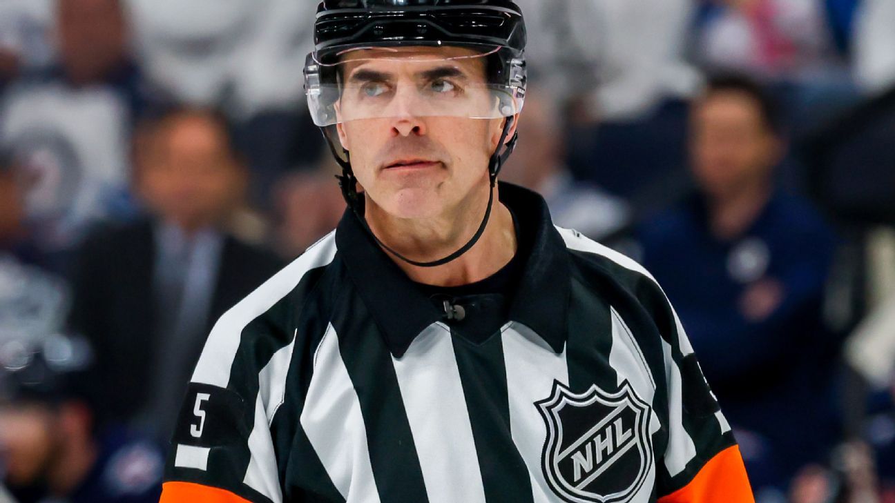 Referee Rooney returns, 11 days after high stick
