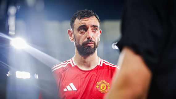 Bruno Fernandes: Al Hilal Transfer Interest | Man Utd News bruno Fernandes in Manchester United kit