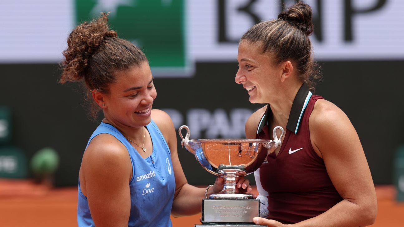 Errani, Paolini win French Open women’s doubles