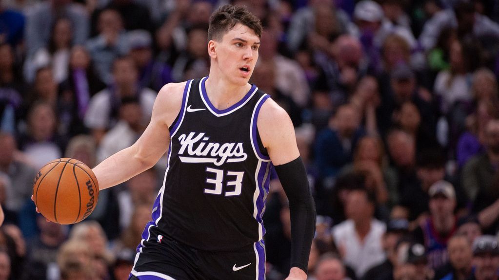 Lakers Near 2-Year, $12M Deal With Jake LaRavia Amid Finney-Smith Exit
