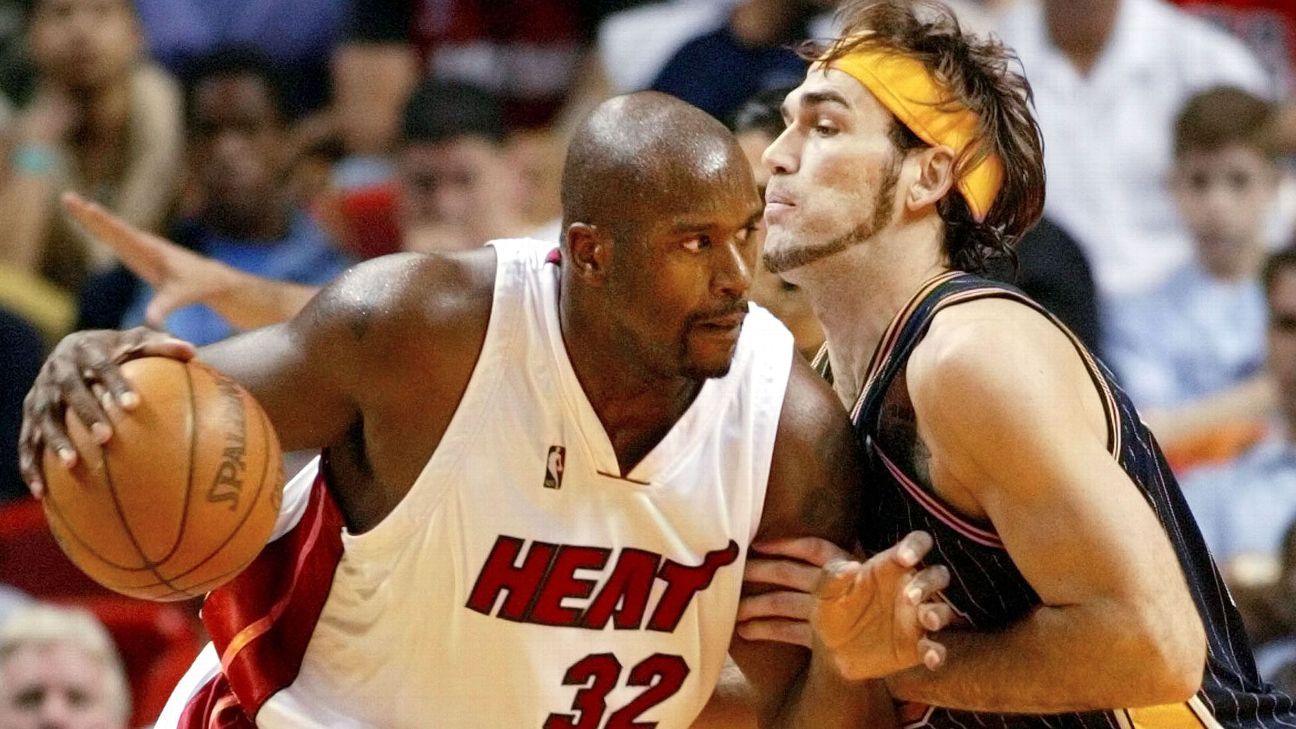 Scot Pollard jugando en la NBA