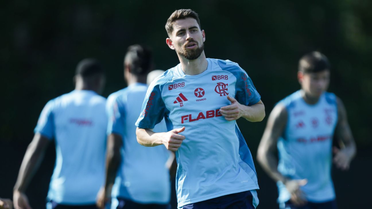 VAI A CAMPO? Craque pode ser titular em estreia no Mundial de Clubes