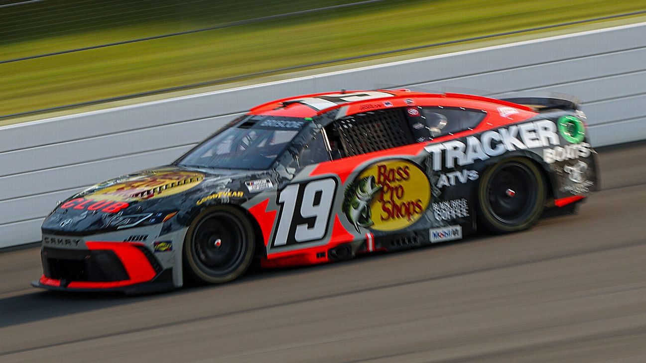 'Awesome feeling': Chase Briscoe edges Denny Hamlin at Pocono