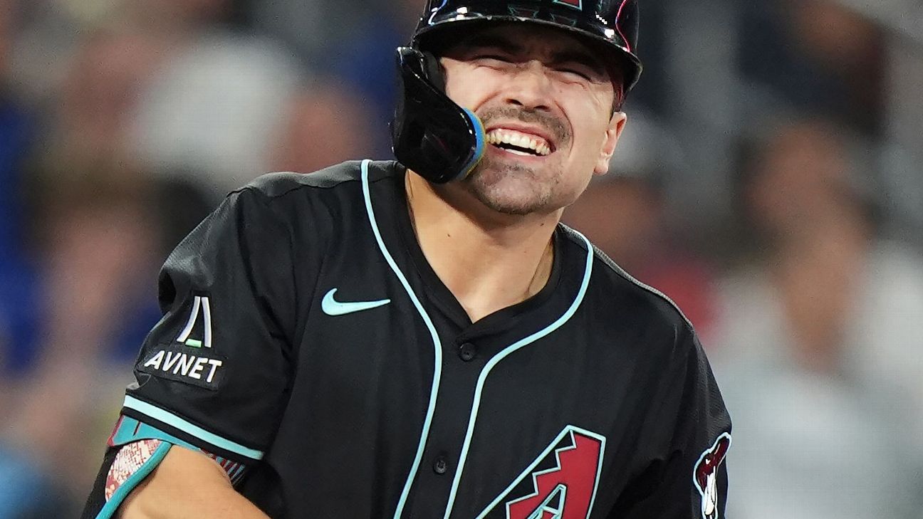 D-backs’ Carroll headed to IL with wrist fracture