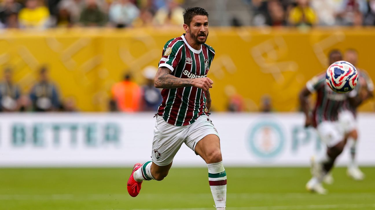 Everaldo é sincero sobre críticas da torcida do Fluminense no Mundial de Clubes: 'Sei onde falho e onde não'