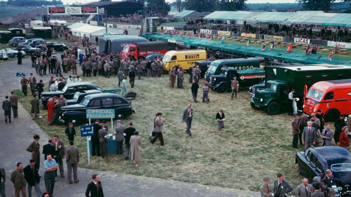 Área del paddock en Silverstone en 1951