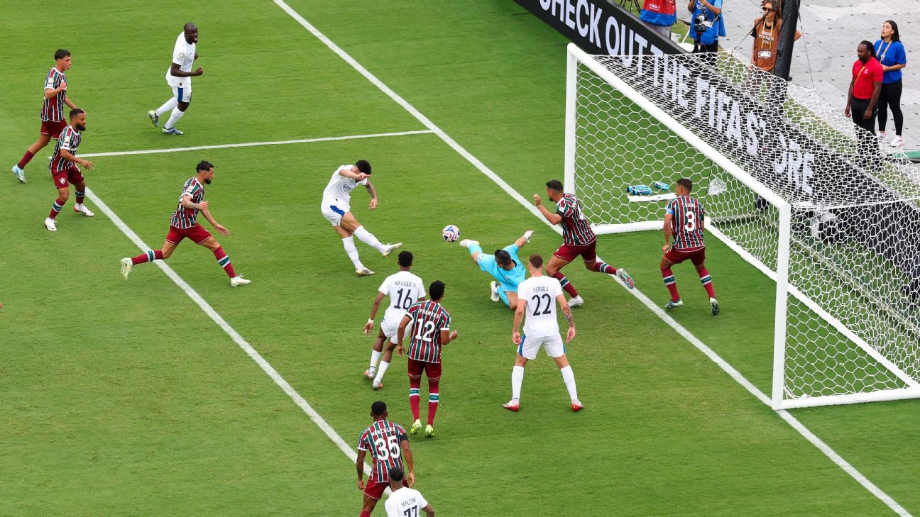 Marcos Leonardo marcando un gol para el Al Hilal.