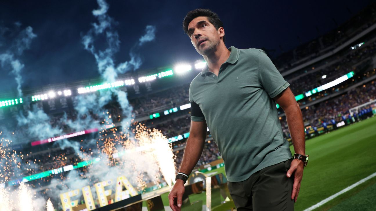 Palmeiras e Flamengo vão ganhar tudo? Abel ironiza previsões da imprensa após queda no Mundial