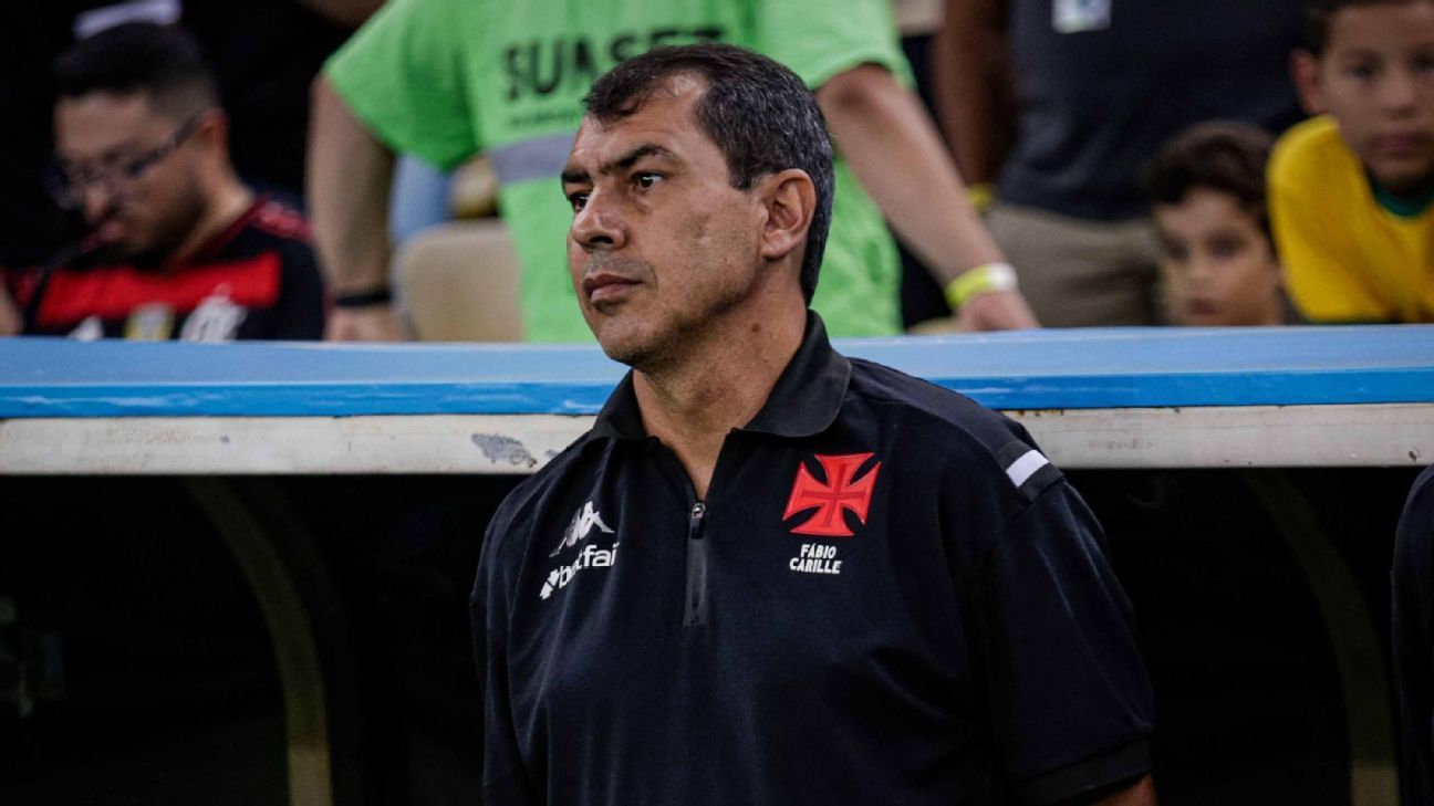 Goiás age rápido e anuncia Carille, ex-Corinthians, Santos e Vasco, horas após demitir Mancini