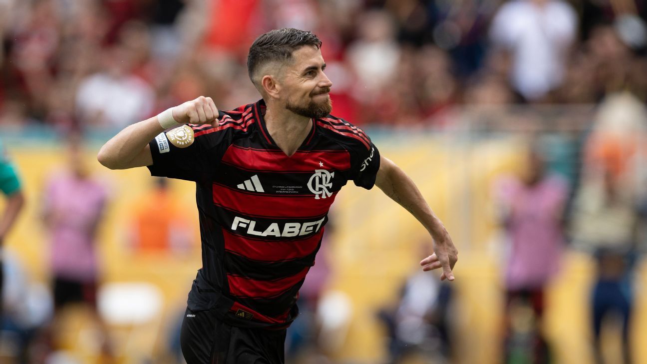 Colega de Jorginho prevê que volante no Flamengo é um dos melhores já vistos