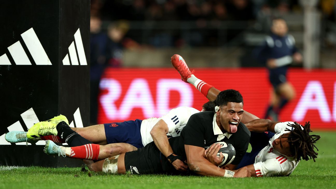 Improved All Blacks dominate France, win series