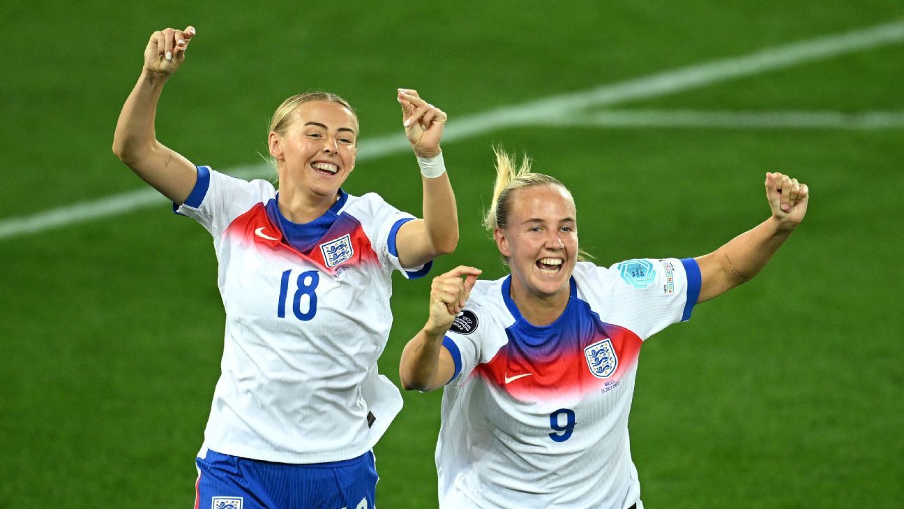 Live blog: Stanway penalty puts England ahead against Wales
