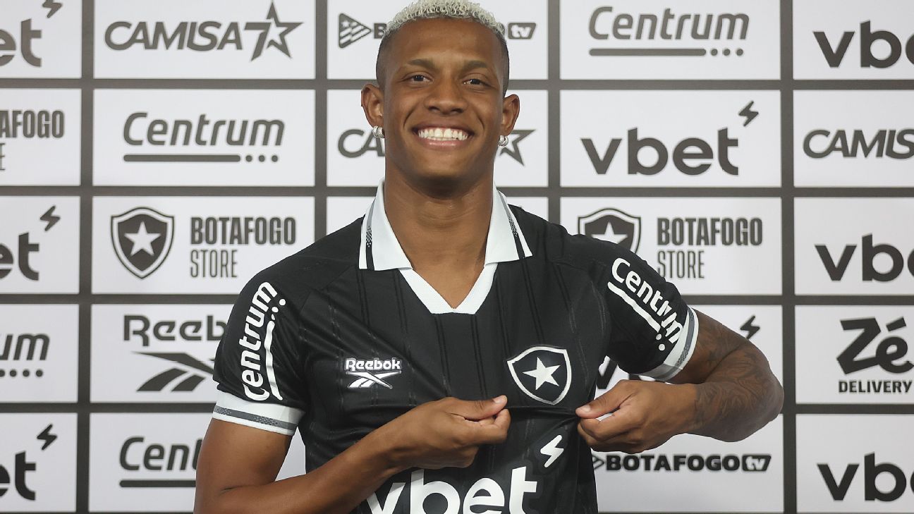 Danilo revela por que aceitou voltar ao Brasil para o Botafogo: 'Foco em fazer o que fiz no Palmeiras'