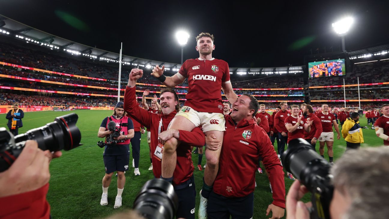Hugo Keenan celebra su try decisivo.