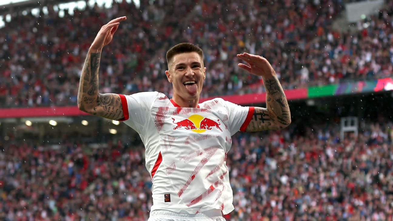 Newcastle y Manchester United compiten por Benjamin Sesko, del RB Leipzig.