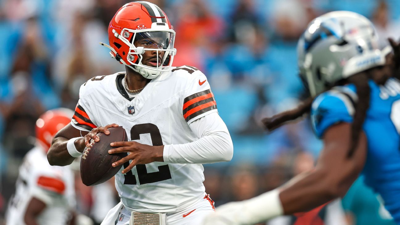 Sanders shines for Browns, tosses 2 TDs in debut