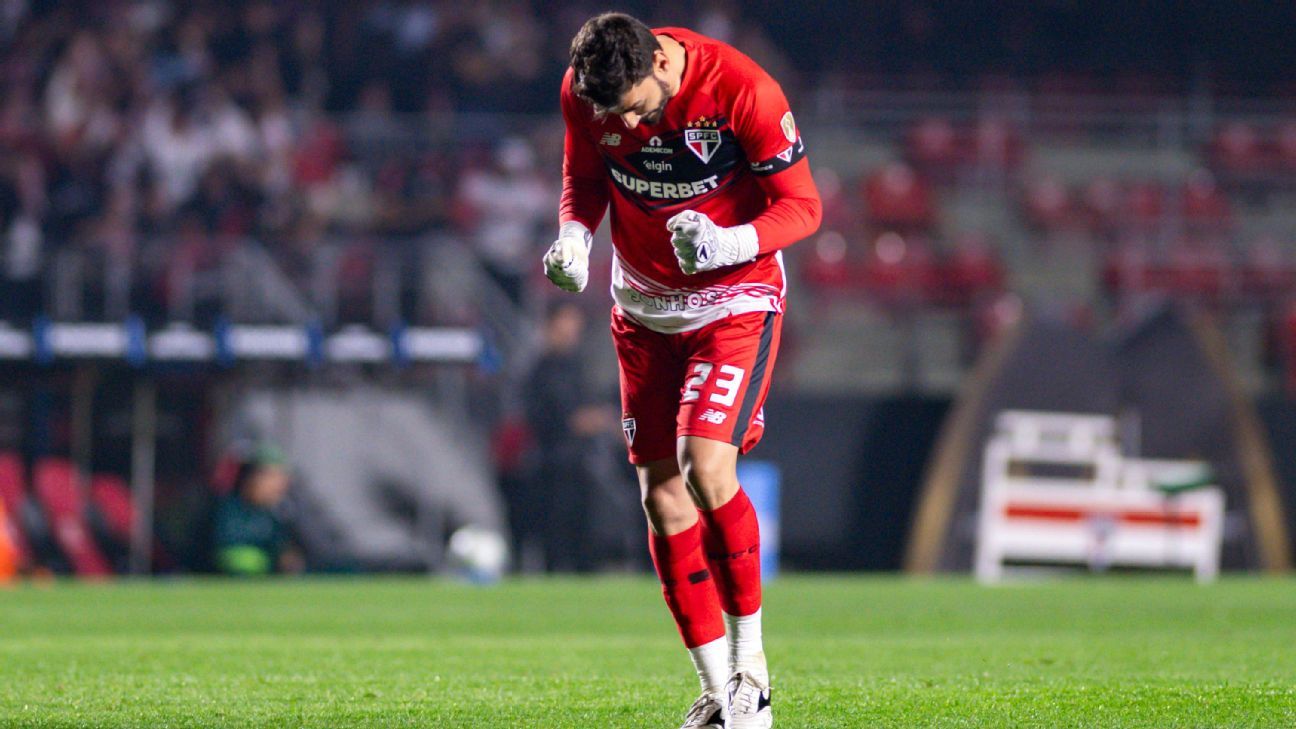 Rafael quer título para coroar 'magia' entre São Paulo e Libertadores e exalta papel de Crespo: 'Um exemplo'