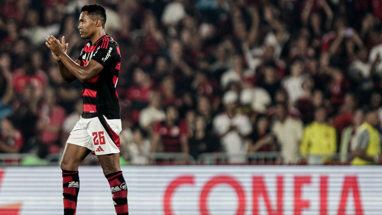 Alex Sandro tem lesão muscular e deve ser cortado da seleção; Flamengo tenta recuperar atleta para Libertadores