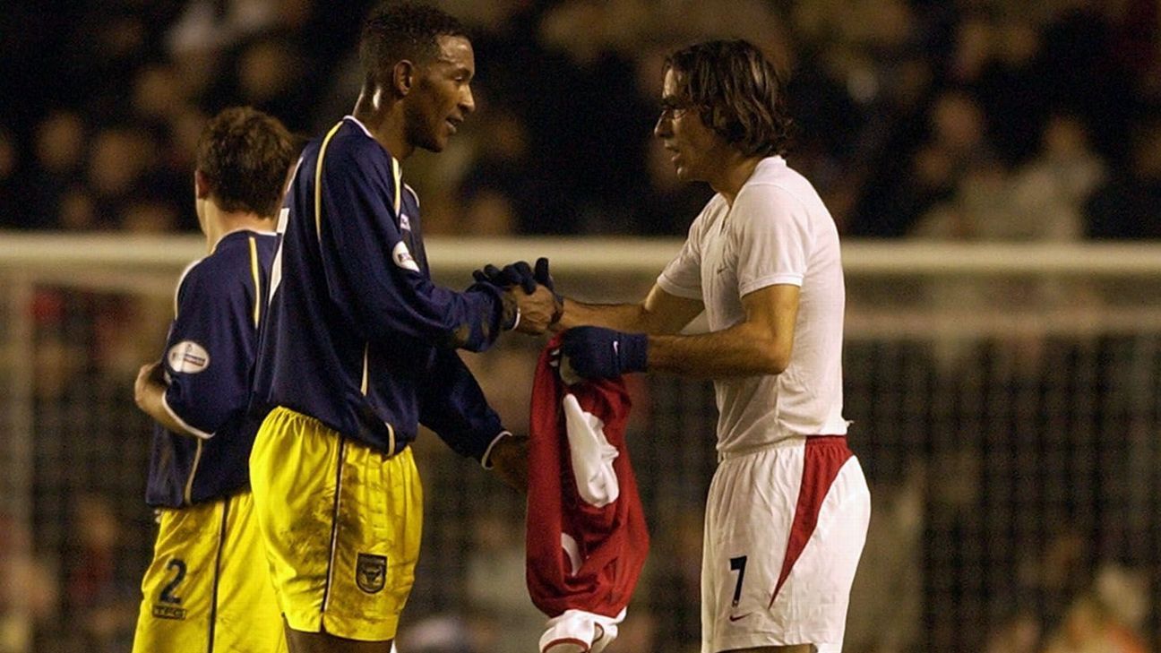 Carreras de futbolistas trotamundos: Historias épicas y récords