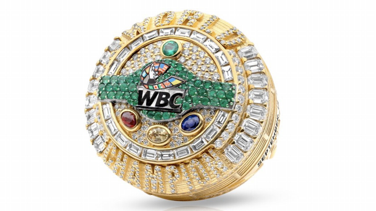 El anillo de campeonato WBC Crown Series Undisputed está valorado en más de 100,000 dólares.