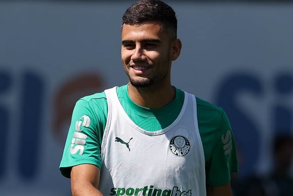 ESTRELAS DE VOLTA? Palmeiras intensifica preparação antes do duelo contra o Internacional.