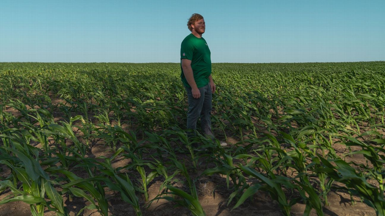 How farming and family forged Eagles center Cam Jurgens