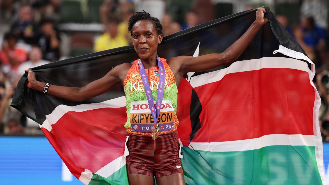 Kenya's Kipyegon wins fourth 1500m world title