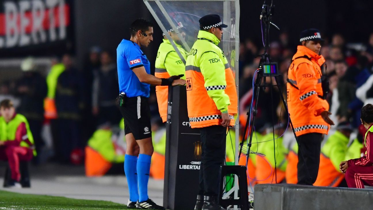 POLÊMICA NO MONUMENTAL! Weverton, VAR e lance que agitou River x Palmeiras